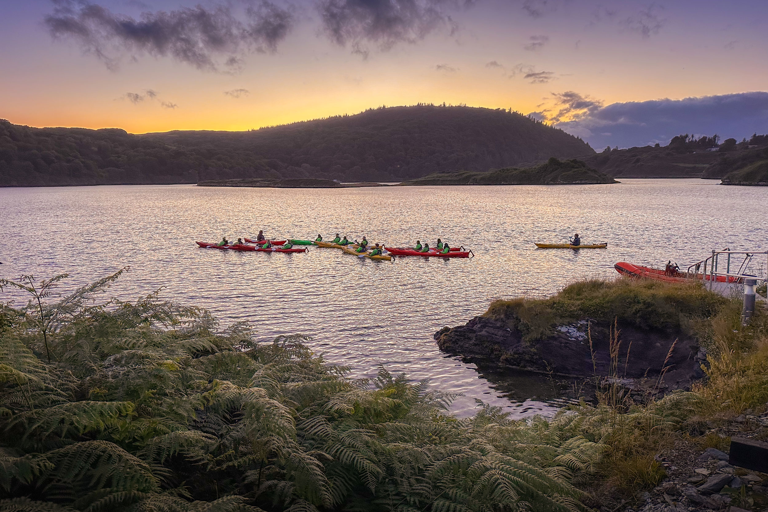 Boats and boating--Equipment and supplies, Water resources, Natural landscape, Sky, Boat, Watercraft, Cloud, Plant, Nature